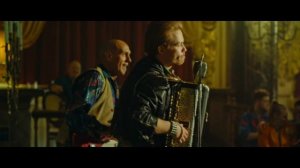 Фрагмент . Плагиатор. Рюмка водки на столе