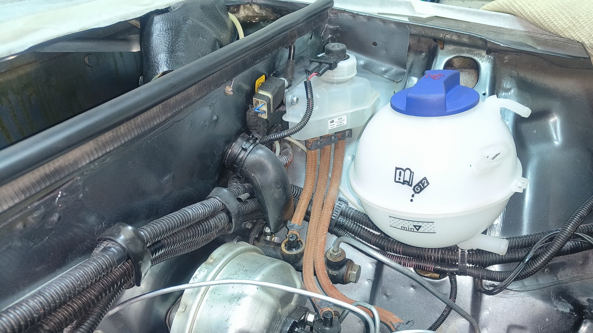 Покраска моторного щита.