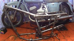 Зачистил от старой краски и ржавчины, раму от Планеты 3