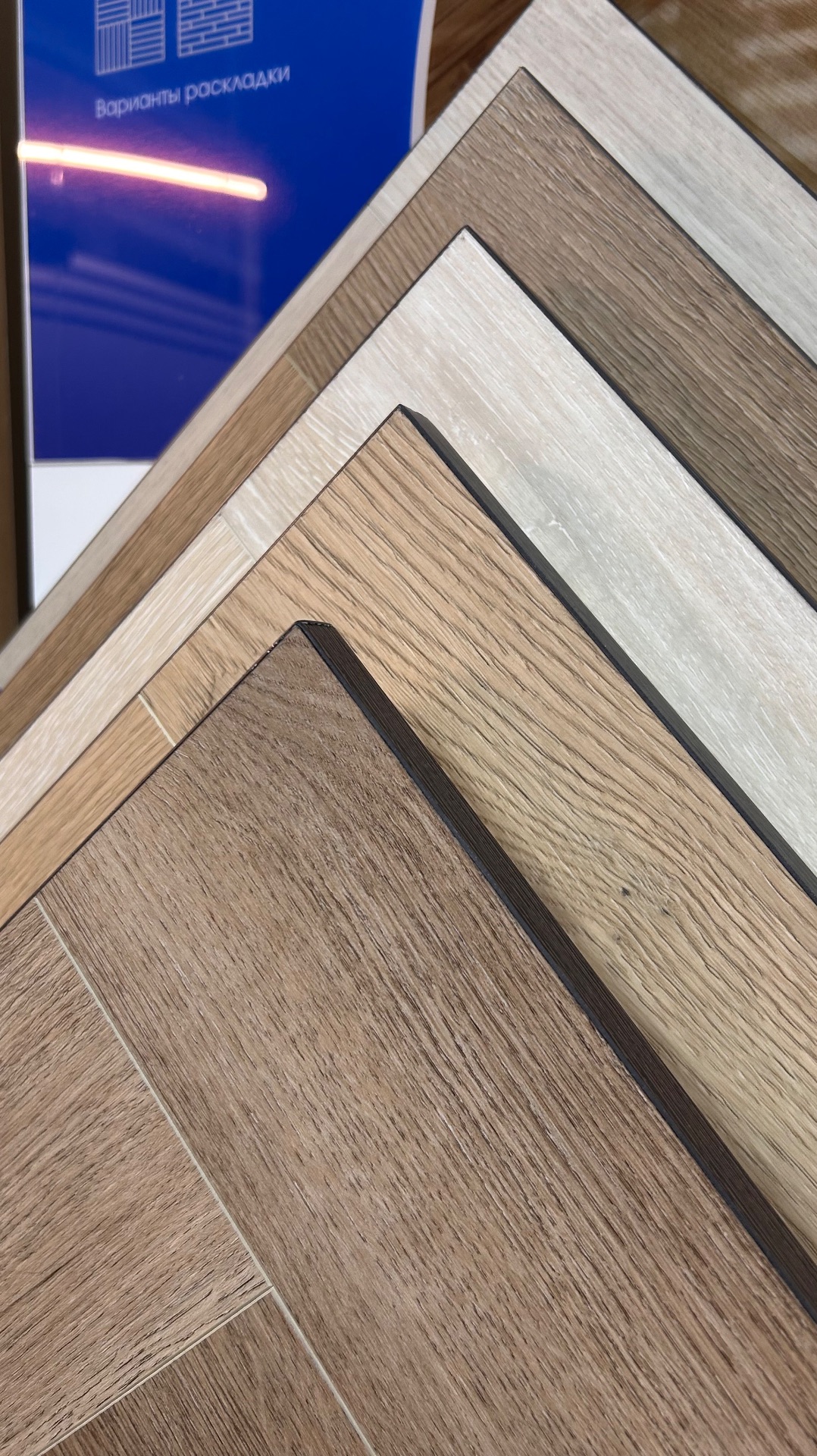 Притягательные темные оттенки пола все чаще встречаются в интерьерах! смотреть онлайн