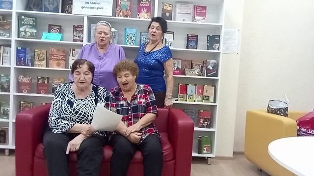 Песня: "Под окном черемуха колышется". Это уже весна. Как хочется, чтобы она скорей пришла... смотреть онлайн