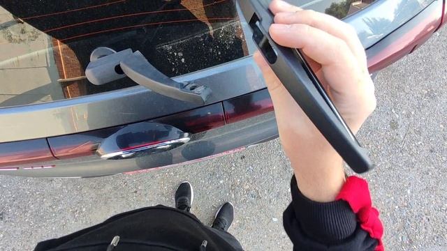 Замена заднего дворника (щетки стеклоочестителя) на Chery Tiggo 7 Pro смотреть онлайн