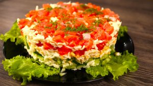 Праздничный салат «Женская слабость» с красной рыбой: лёгкий, слоёный, беспроигрышный рецепт