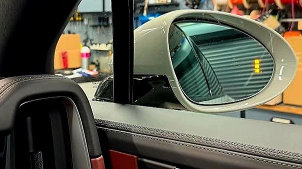 Lane change Assist или «слепые зоны» Porsche CAYENNE E3 FL Рестайлинг. PORSCHE-UPGRADE.RU смотреть онлайн