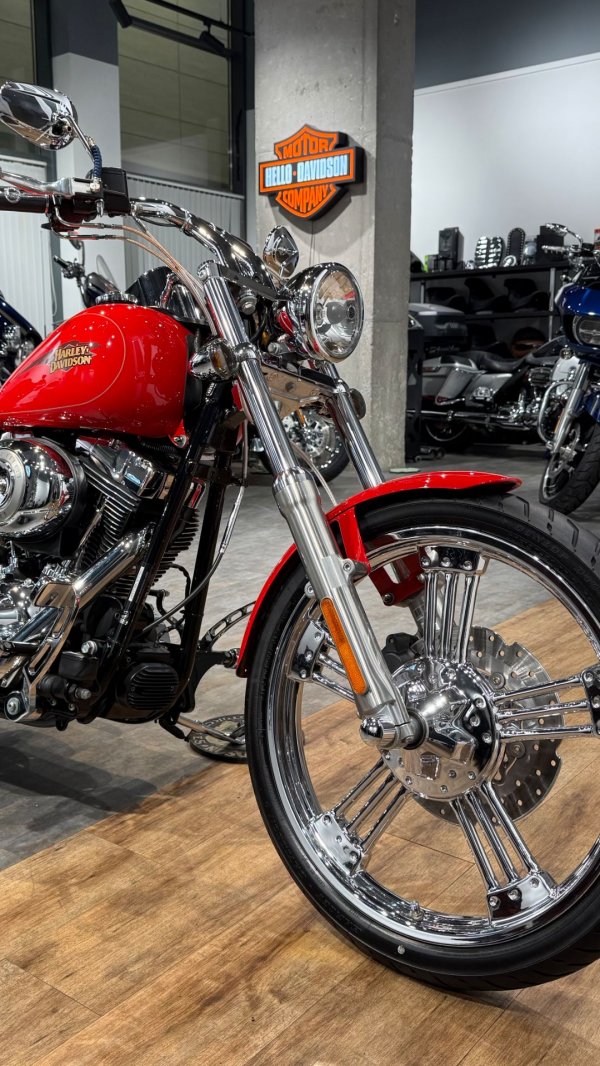 2010 HD Softail Custom (Heritage Ediiton) Scarlett Red