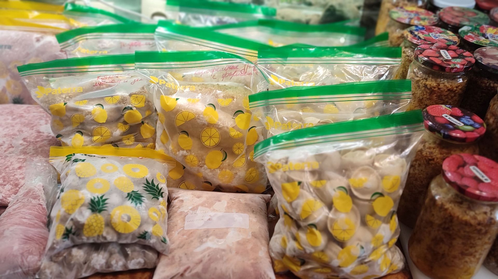 Заготовка полуфабрикатов в морозилку / Preparation of semi-finished products in the freezer смотреть онлайн