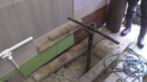 Абиссинская скважина в гараже.