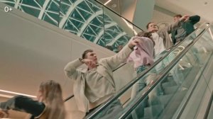 В «Зелёный день» весь Сбер загулял: Олег Газманов объединил гостей и сотрудников банка в танце