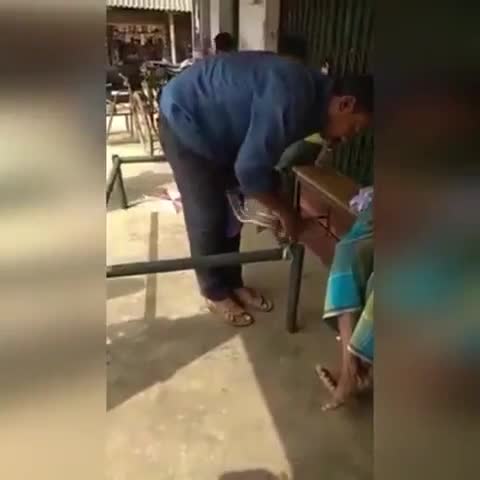 Крутая дешёвая самодельная кровать. смотреть онлайн