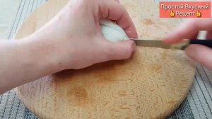 Салат из кальмаров - нежный и воздушный Потрясающе вкусный салат! Простой и Вкусный Рецепт