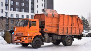 Мусоровоз МКМ-4605 на шасси КамАЗ-53605-62 (Н 444 УМ 22). / KAMAZ garbage truck.