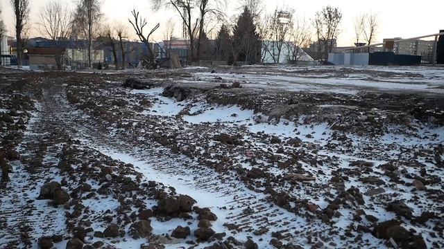 В 2026 году на Привокзальной площади появится парковка на 130 мест смотреть онлайн