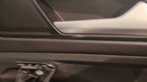 Volkswagen Tiguan 2 2018 г.в. снятие передней правой дверной карты