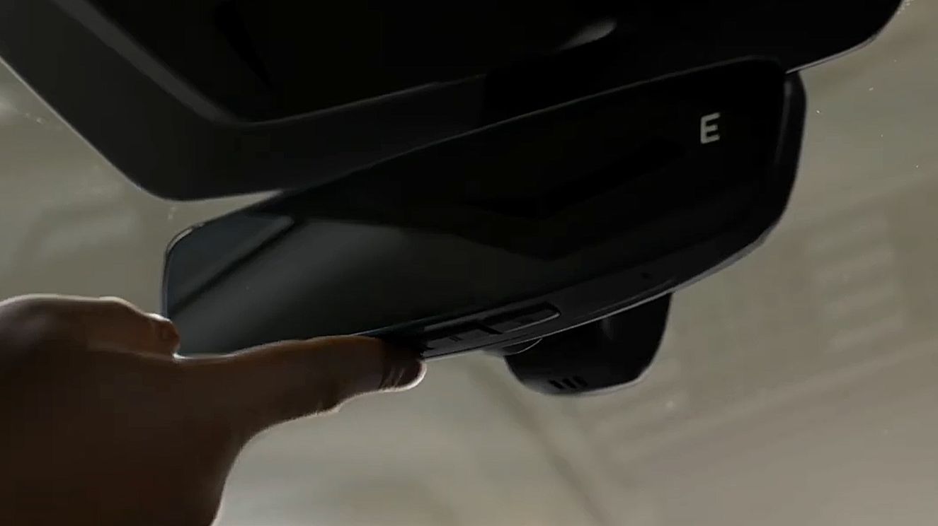 Homelink (garage door opener/closer) for AUDI 2025-2026 VAG-UPGRADE.RU смотреть онлайн