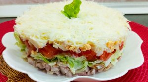 Слоеный салат с копченой курицей, необыкновенно вкусный и легкий на любой праздничный стол