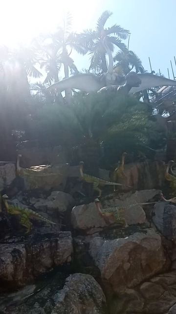 Кто сказал, что динозавры вымерли? Юрский период по-тайски: что скрывает Nong Nooch? смотреть онлайн