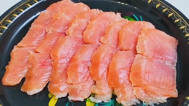 Засаливаем рыбку к праздникам: даже рыхлая горбуша станет плотной и вкусной🍣 смотреть онлайн