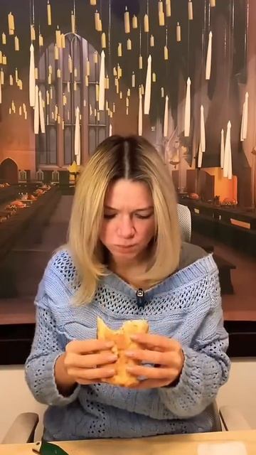 Рождение фуд блогера. Ставьте лайк если хотите ещё обзоры на местную доставку #пробую смотреть онлайн