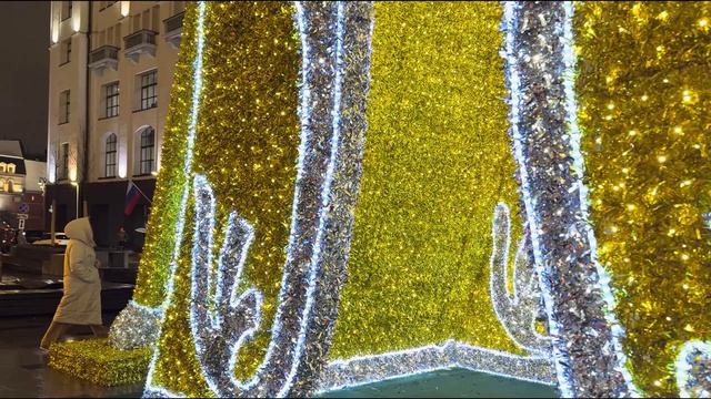 🎆Потрясающие новогодние огни Москвы 2025 сияние праздника и волшебная атмосфера города✨🌃 смотреть онлайн