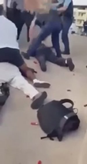 Реакция обычных австралийцев на террористов, которые сегодня расстреливали евреев в том числе детей.