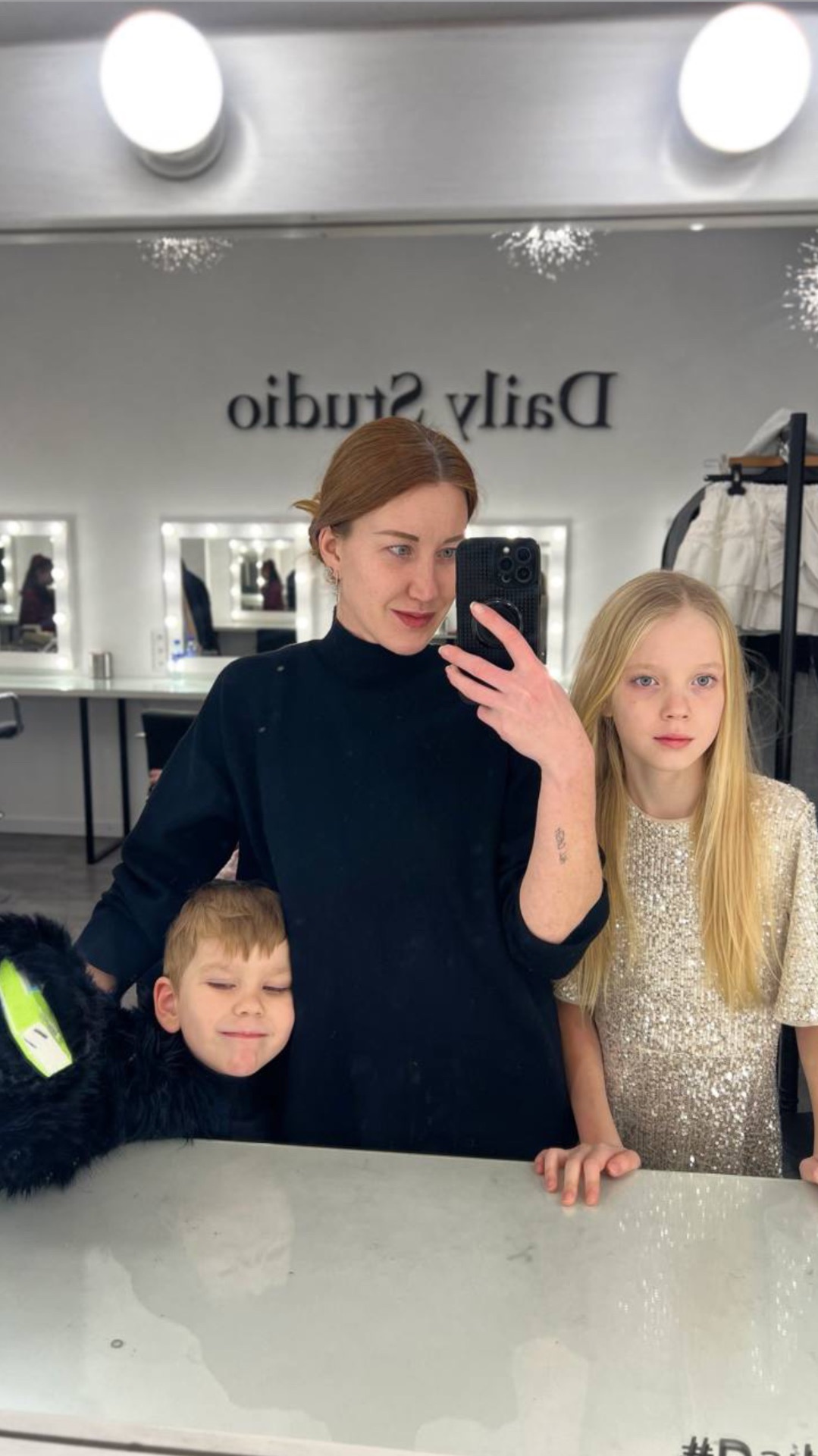 БЭКСТЕЙДЖ С НОВОГОДНЕЙ СЪЕМКИ 🎄 смотреть онлайн