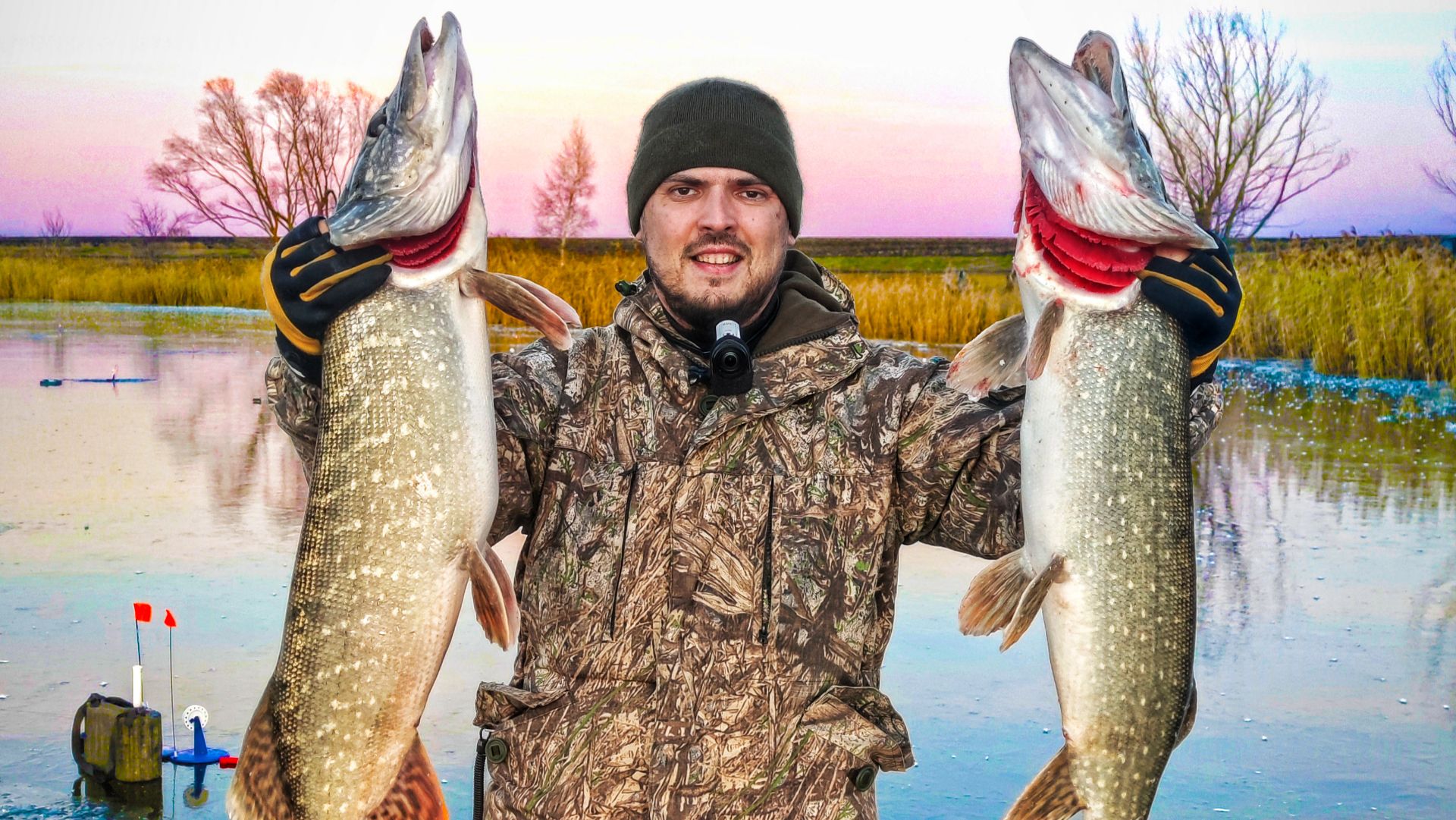 ЩУКИ МОНСТРЫ РВУТ ЖЕРЛИЦЫ! Зимняя рыбалка