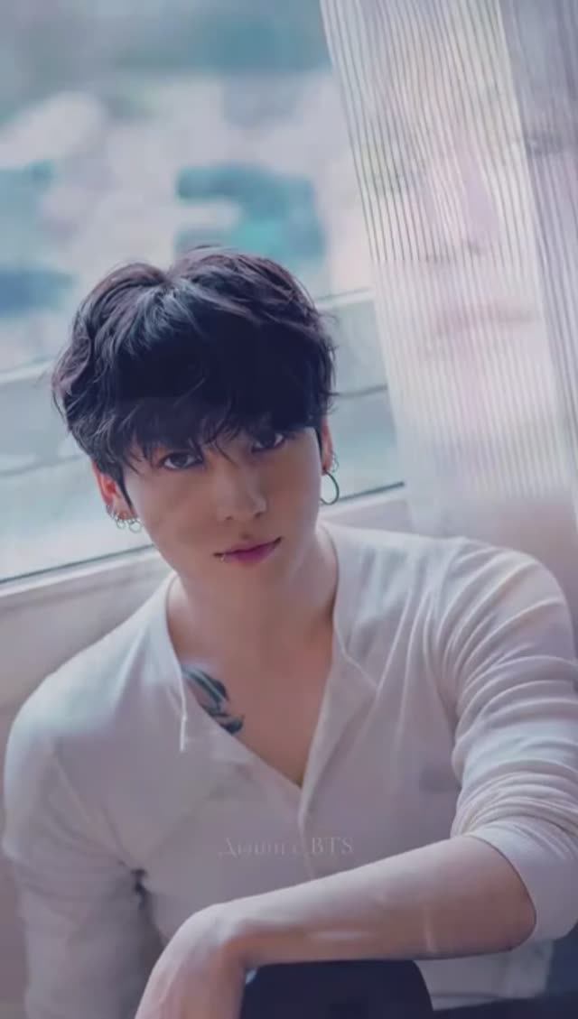 JUNGKOOK СУППЕРСЕКСИ... смотреть онлайн