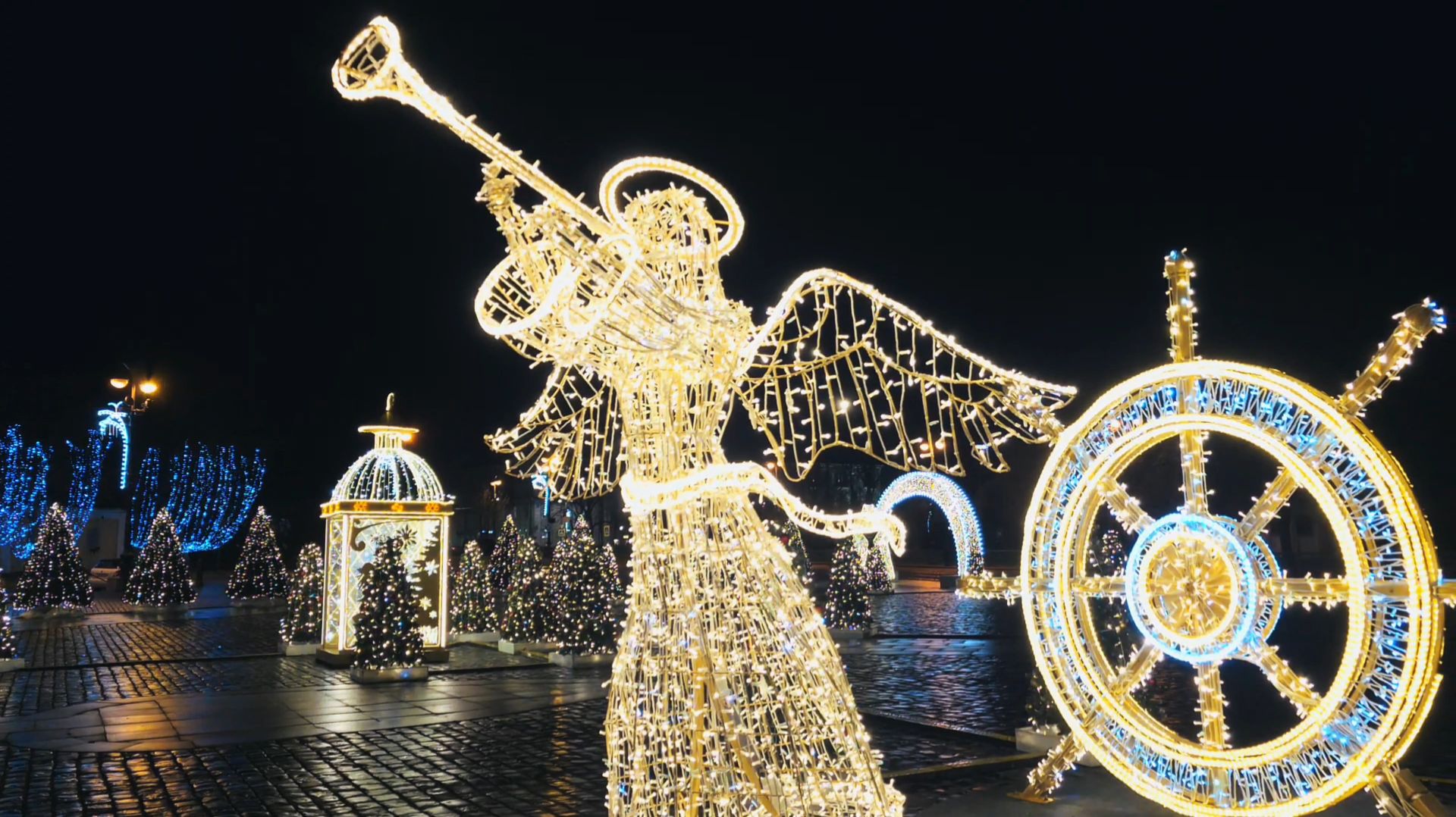 Праздничная Якорная площадь в Кронштадте. 11.12.2025 г. смотреть онлайн