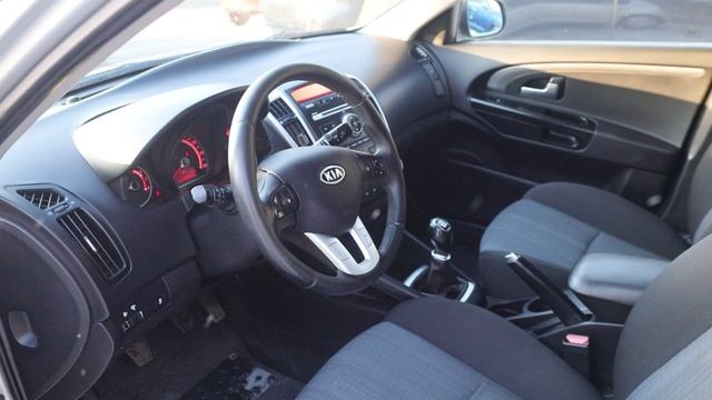 Kia Ceed смотреть онлайн