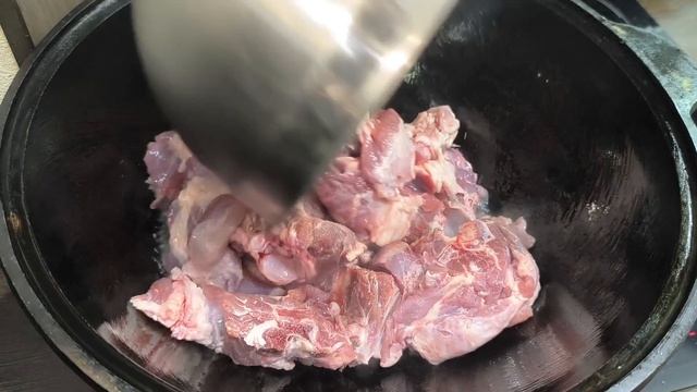 Баранья шея с картошкой в казане/на плите