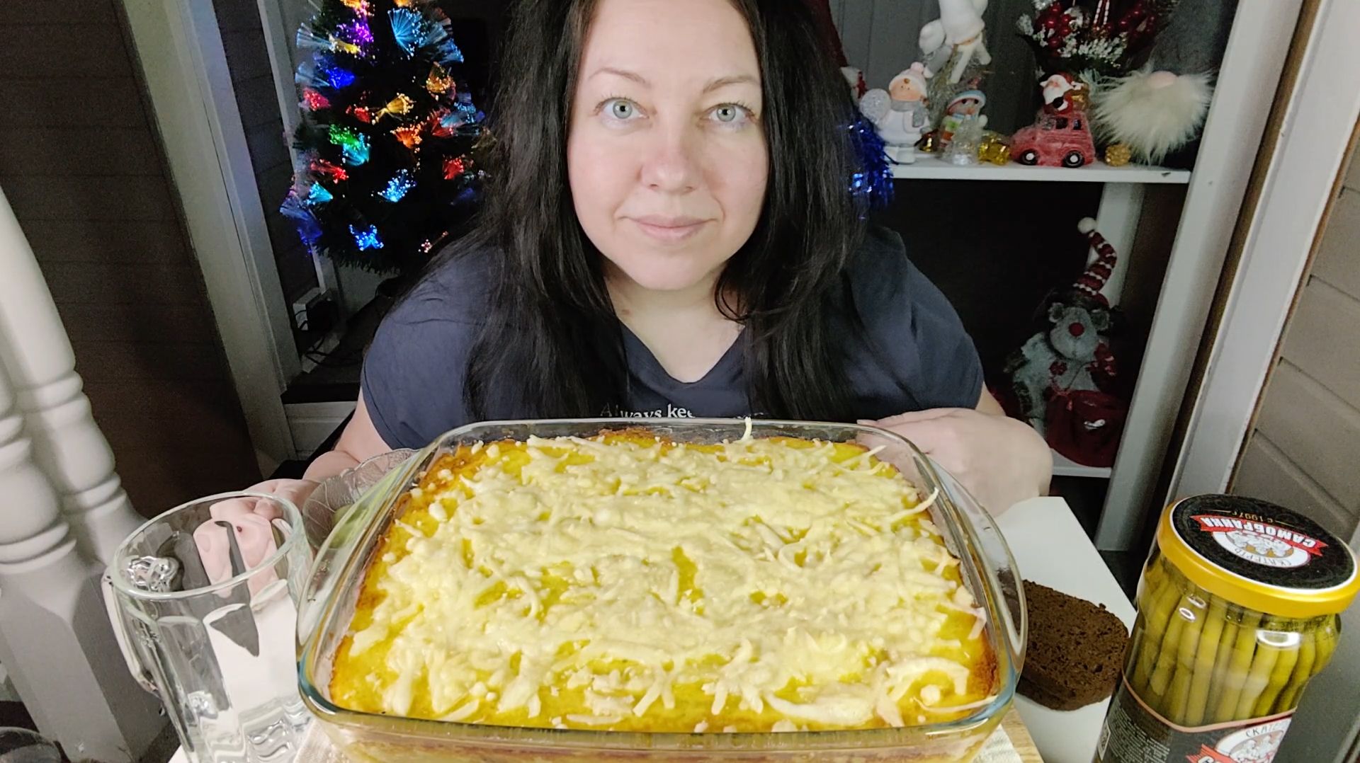 Мукбанг Картофельная запеканка с мясом, черемша. смотреть онлайн