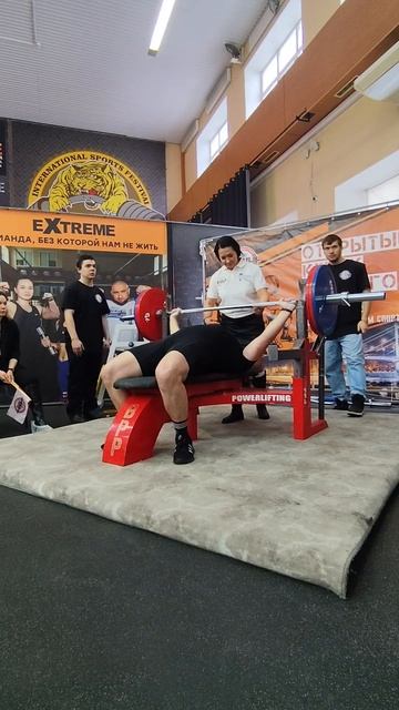 Военный жим - 165 кг.