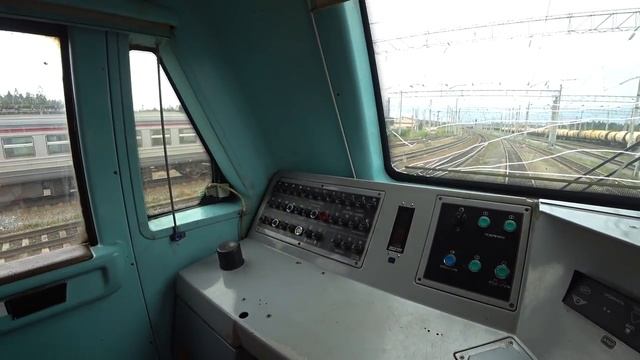 Обзор кабина электровоза 2ЭС4К смотреть онлайн