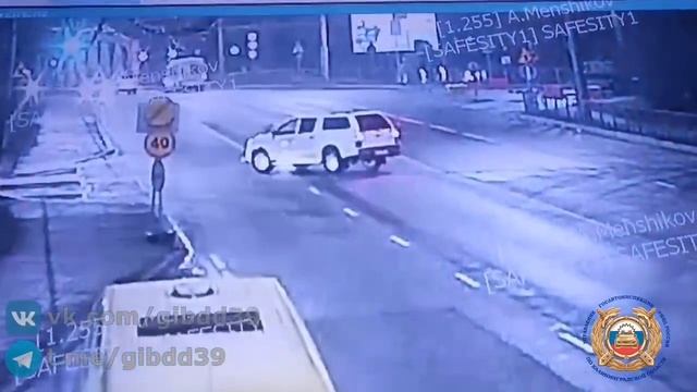 Столкновение мотоциклиста с автомобилем в Калининграде смотреть онлайн