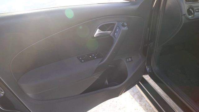 Volkswagen Polo чёрный смотреть онлайн