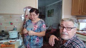 Жизнь в деревне: Семья готовит еду. Вдвоём веселее. Мукбанг- обед на двоих