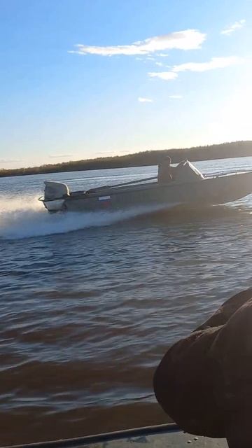 мощьно на лодке.mp4 смотреть онлайн