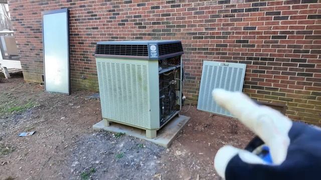 Лицензированный ЭЛЕКТРИК в ШОКЕ! Хватит ли КОНТЕЙНЕРА(Rastorguev 🏡)