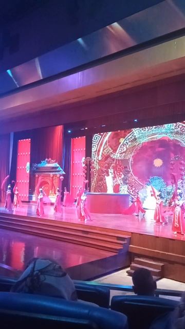 Это надо видеть — не объяснить Танец богов в джунглях Таиланда: что скрывает шоу в Nong Nooch? смотреть онлайн