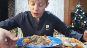 Мукбанг гречка с мясом и рыбное ассорти