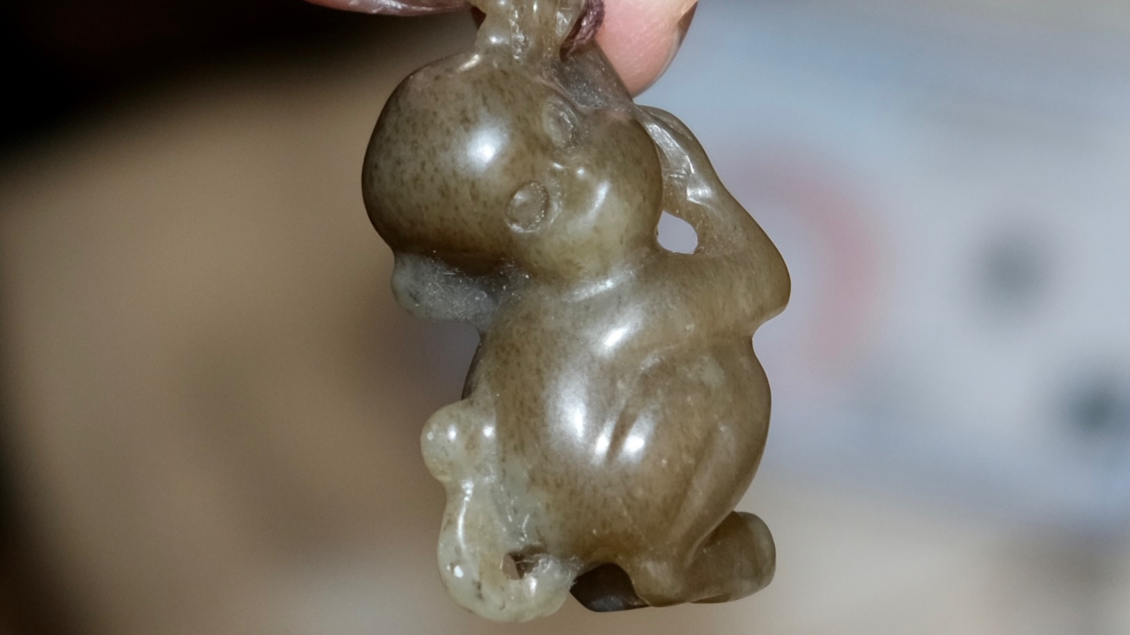 Нефрит подвес _медовая Обезьянка_ сертификат 0038 _Большая удача_