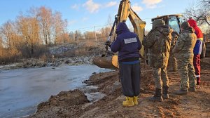 Про то, как в студёную зимнюю пору обновлялся деревенский мост