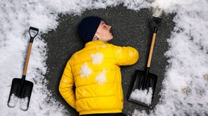 Я ДОЛЖЕН СОБРАТЬ ВЕСЬ СНЕГ ВО ДВОРЕ... (PANELKI)