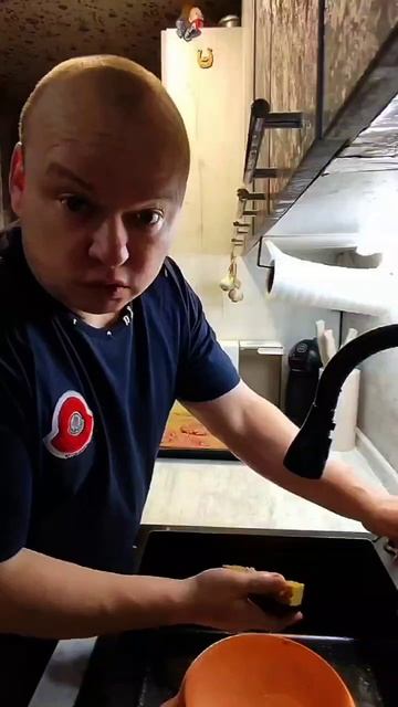 "Шайбочки" от Кости 😁 Две штуки спорол 🤣 #рецепткотлет #мясныешарики #праздничныйобраз смотреть онлайн