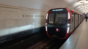 Московский метрополитен очень красивая станция Новослободская Кольцевая линия метрополитена