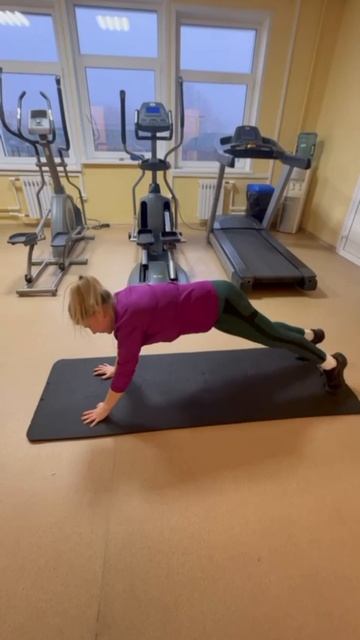 Как накачать ягодичные мышцы + пресс