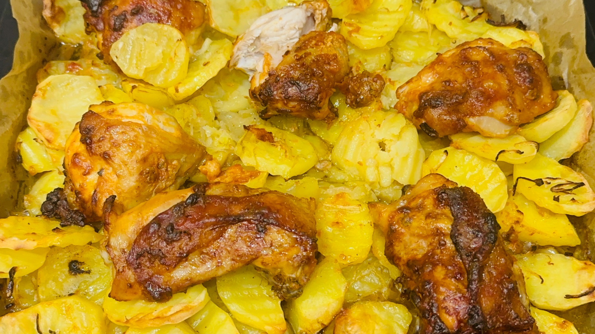 Курица с картошкой в духовке / Как приготовить курицу с картошкой на протвине - вкусно и просто смотреть онлайн