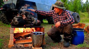 ОДИН В ТАЙГЕ. ДОБЫЛ И ЗАГОТОВИЛ РЫБЫ. СДЕЛАЛ МЕБЕЛЬ! ПОЛЕВАЯ БАНЯ!