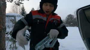 Оживил уаз. Прибрался в гараже. заменил замок прицепа. Получил посылку от подписчика.