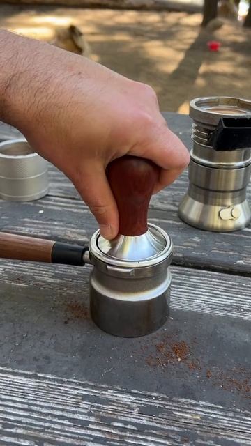 Кофе на открытом огне на свежем воздухе. смотреть онлайн